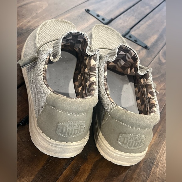 Men’s Hey Dude Wally Sox Shoes - Beige, US 10 Wide, GUC! - Picture 5 of 7